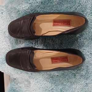 COLE HAAN women's size 8.5 vintage Black Leather loafers